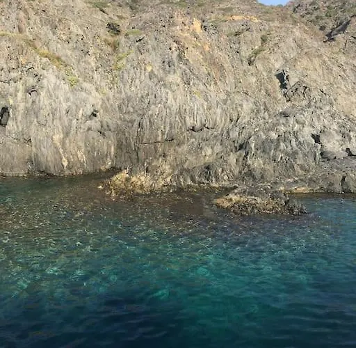 Sensational With Panoramic Views Llança