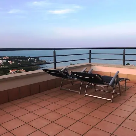 Sensational With Panoramic Views Apartamento Llançà