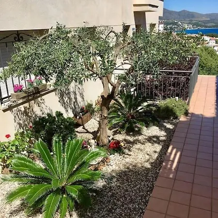 Sensational With Panoramic Views *